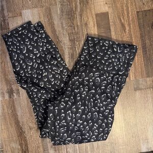 Old Navy Active Black and White Elevate Leggings